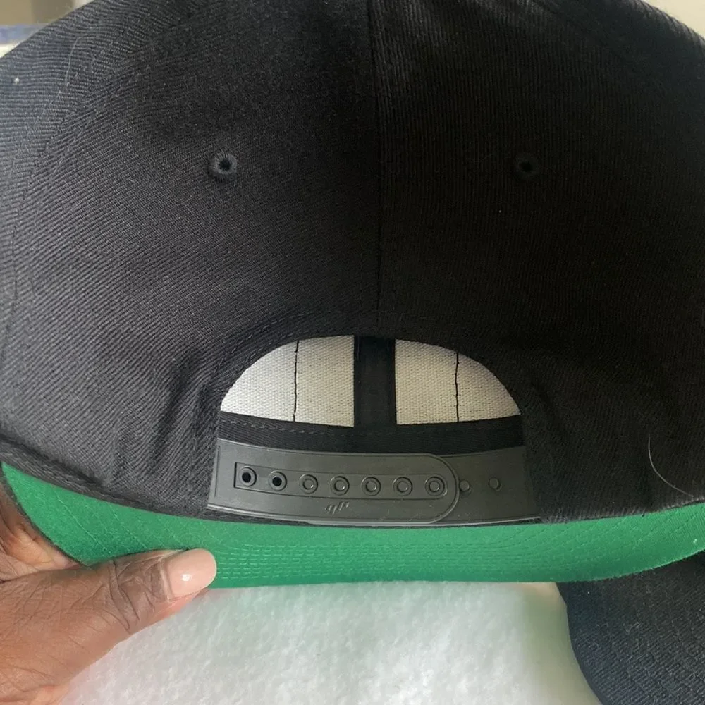 SCOSCHE Bear Logo SnapBack Hat - Picture 5 of 7